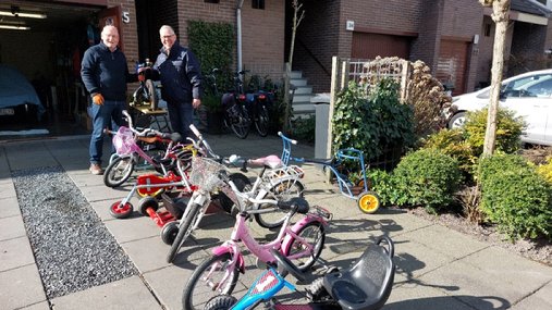 Afbeelding met wiel, buitenshuis, Landvoertuig, Fietswiel
Automatisch gegenereerde beschrijving