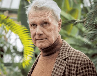 Afbeelding met Menselijk gezicht, persoon, kleding, rimpel
Door AI gegenereerde inhoud is mogelijk onjuist.