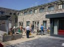 Rotary bouwt tuin bij Dolfijn