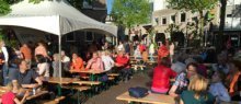 Bevrijdingsontbijt op de Brink in Baarn