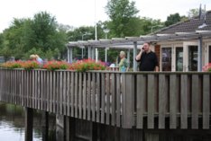 Water hole van af het terras in het Oosterhout