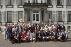De gasten tijdens de gouverneursoverdracht op zaterdag 27 juni 2015