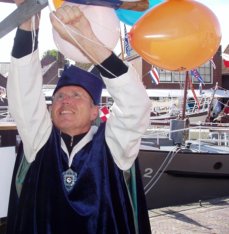 Ook een Heer van Stand werkt mee . . .