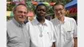 Twee broeders in Ghana door Rotary benoemd tot Paul Harris Fellow