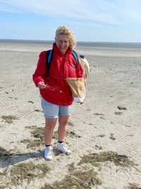 Wadjutten en plastic verzamelen als stop tijdens de Estafette