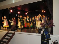 Openingsact musical Oliver door Theaterschool Voorhout