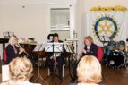 rotary trakteert