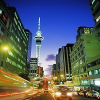 Steden_Noordereiland_Auckland_CBD_by_night_200