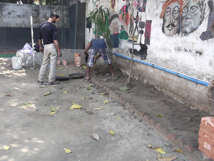 F:\Website Rotary\3- Nieuws\Archief 2013-2014\Kolkata Rowland Road Back Garden Synthetic Grass work\Rowland Road Back Garden Synthetic Grass work Day 1\DSCF0040.JPG