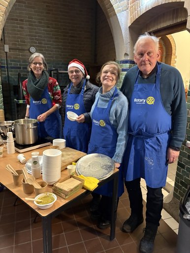 Afbeelding met persoon, kleding, glimlach, person

Door AI gegenereerde inhoud is mogelijk onjuist.