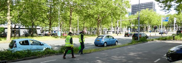 Afbeelding met buiten, weg, auto, straat

Automatisch gegenereerde beschrijving