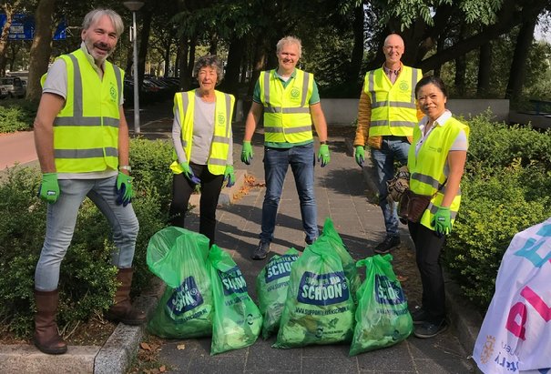 Afbeelding met boom, buiten, persoon, groep

Automatisch gegenereerde beschrijving