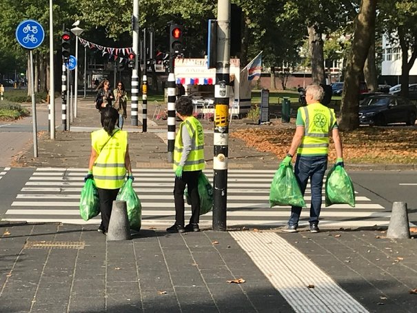 Afbeelding met buiten, weg, boom, groen

Automatisch gegenereerde beschrijving