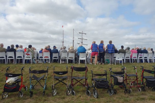 Afbeelding met buitenshuis, hemel, wolk, gras

Door AI gegenereerde inhoud is mogelijk onjuist.