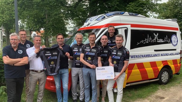 Afbeelding met buitenshuis, kleding, transport, persoon

Door AI gegenereerde inhoud is mogelijk onjuist.