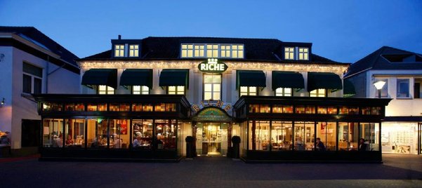 Afbeelding met gebouw, buitenshuis, hemel, raam

Door AI gegenereerde inhoud is mogelijk onjuist.