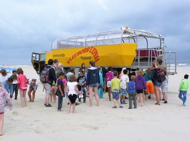 Afbeelding met lucht, buiten, strand, grond

Automatisch gegenereerde beschrijving