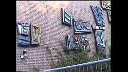 Afbeelding met tekst, gebouw, buitenshuis, raam

Automatisch gegenereerde beschrijving