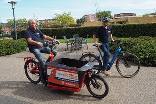 Afbeelding met buitenshuis, wiel, voertuig, Landvoertuig

Automatisch gegenereerde beschrijving