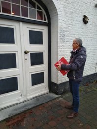 Afbeelding met buiten, persoon, gebouw

Automatisch gegenereerde beschrijving
