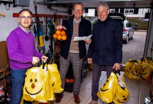 Afbeelding met buitenshuis, schaap, hemel, gras

Automatisch gegenereerde beschrijving