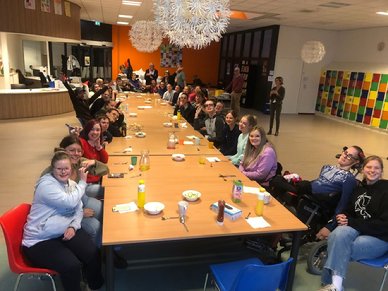 Afbeelding met overdekt, meubels, scène, kamer

Automatisch gegenereerde beschrijving