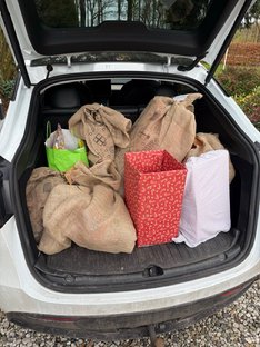 Afbeelding met Bagagevak, voertuig, buitenshuis, auto

Door AI gegenereerde inhoud is mogelijk onjuist.