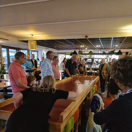 Afbeelding met kleding, persoon, person, vrouw

Automatisch gegenereerde beschrijving