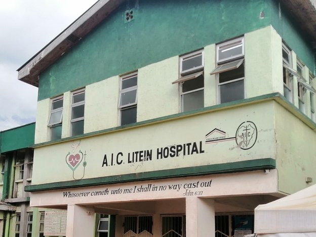 Afbeelding met buitenshuis, raam, hemel, tekst

Door AI gegenereerde inhoud is mogelijk onjuist.