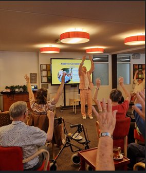 Afbeelding met overdekt, muur, persoon, kleding

Door AI gegenereerde inhoud is mogelijk onjuist.