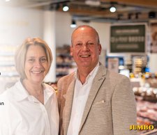 Afbeelding met Menselijk gezicht, persoon, glimlach, person

Door AI gegenereerde inhoud is mogelijk onjuist.