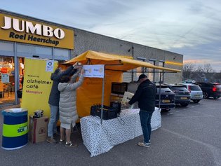 Afbeelding met tekst, buitenshuis, hemel, Container

Door AI gegenereerde inhoud is mogelijk onjuist.