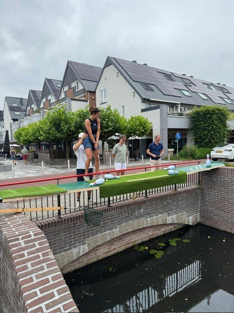 Afbeelding met buitenshuis, hemel, boom, wolk

Door AI gegenereerde inhoud is mogelijk onjuist.