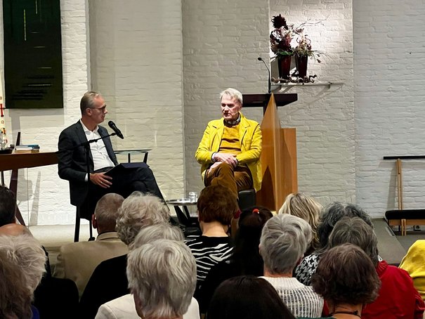 Afbeelding met kleding, persoon, person, Menselijk gezicht

Door AI gegenereerde inhoud is mogelijk onjuist.