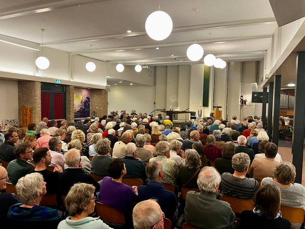 Afbeelding met kleding, persoon, person, Menselijk gezicht

Door AI gegenereerde inhoud is mogelijk onjuist.