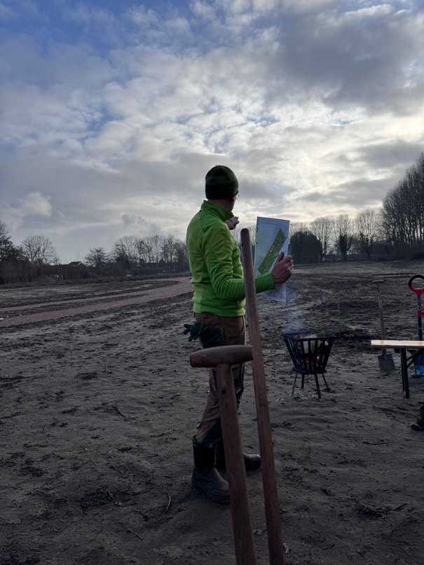 Afbeelding met buitenshuis, wolk, hemel, grond

Door AI gegenereerde inhoud is mogelijk onjuist.