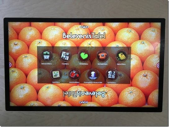 Afbeelding met binnen, sinaasappels, oranje, muur

Automatisch gegenereerde beschrijving