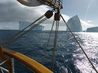 Afbeelding met water, hemel, wolk, buitenshuis

Door AI gegenereerde inhoud is mogelijk onjuist.