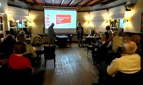 Afbeelding met overdekt, scène, meubels, person

Door AI gegenereerde inhoud is mogelijk onjuist.