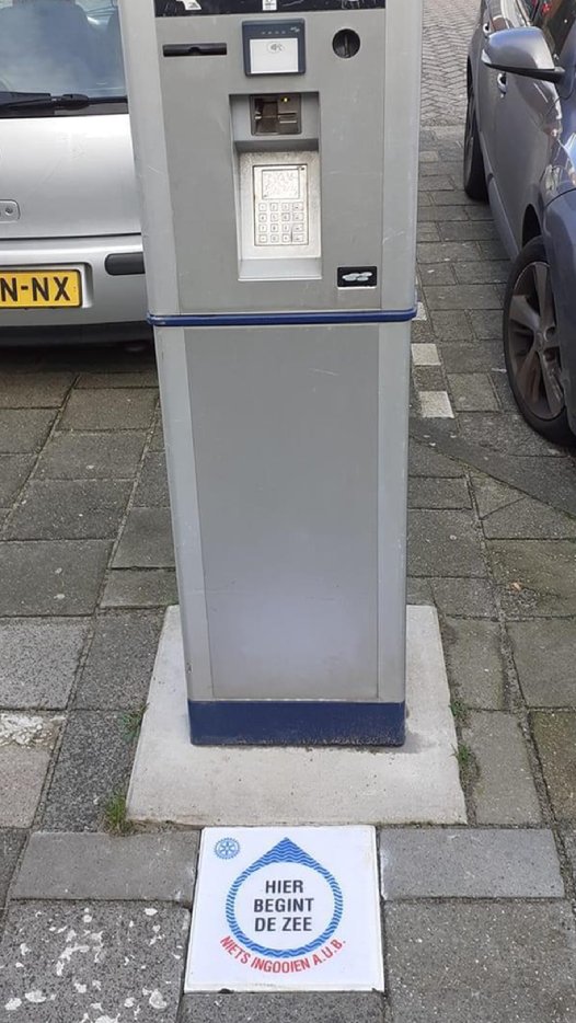 Afbeelding met tekst, buiten, meter, grond

Automatisch gegenereerde beschrijving