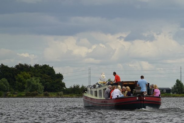 Afbeelding met lucht, buiten, water, boot

Automatisch gegenereerde beschrijving