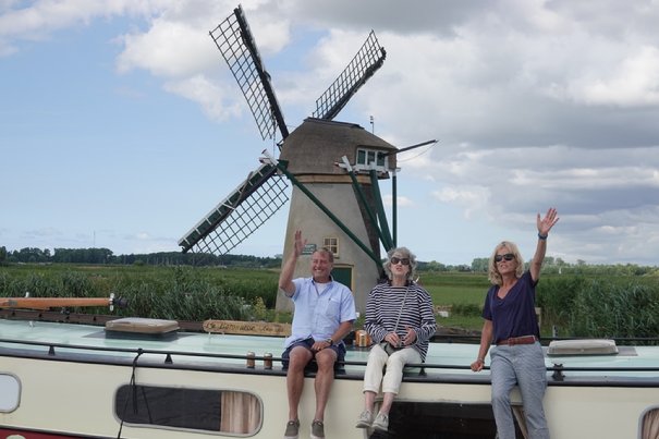 Afbeelding met lucht, buiten, persoon, person

Automatisch gegenereerde beschrijving