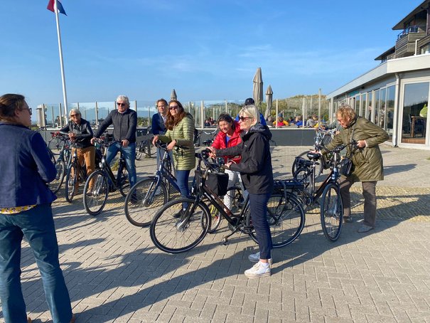 Afbeelding met lucht, buiten, persoon, mensen

Automatisch gegenereerde beschrijving