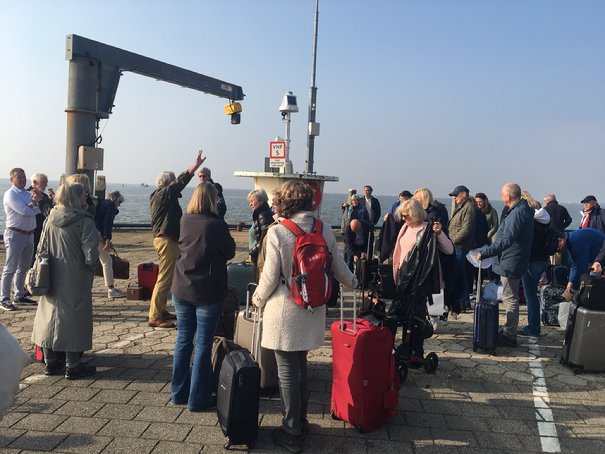 Afbeelding met lucht, persoon, buiten, mensen

Automatisch gegenereerde beschrijving