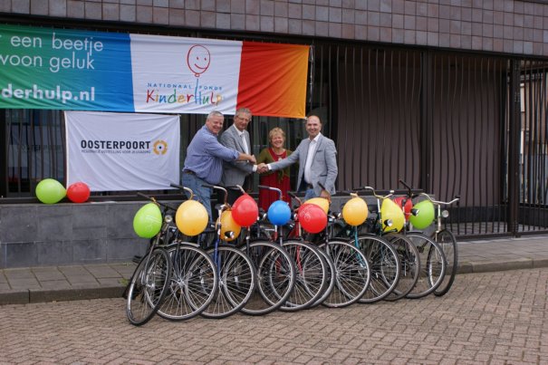 I:\Bestuursbureau\PR\00 Afbeeldingen, logo's en filmpjes\Rotary Fietsen 20-6-2015\Fietsen Rotary.JPG