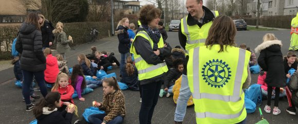 Wandelen voor Water en plastic cleanup