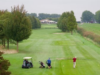 https://www.rotary.nl/hoekschewaard/nieuws/7e%20Golfbenefiet%2018%20september%202020%20Cromstrijen%20groot%20succes/webhare-1.jpg