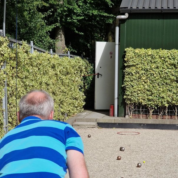 Kan een afbeelding zijn van 1 persoon en de Cotswolds
