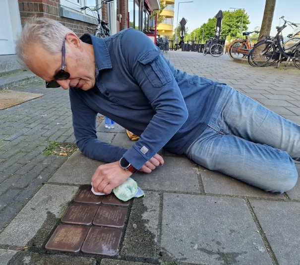Kan een afbeelding zijn van 1 persoon