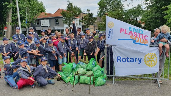 Afbeelding met boom, buiten, persoon, groep

Automatisch gegenereerde beschrijving
